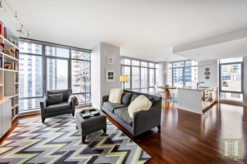 3 bedroom Apartment For Sale: 1..