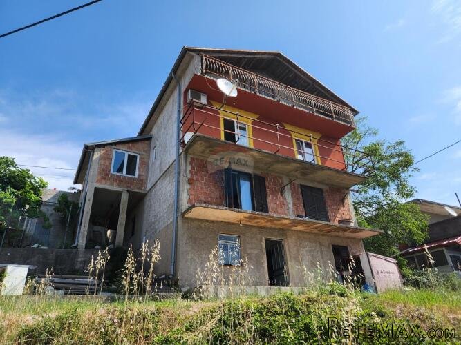 Viškovo, Marinići - kuća s 5 stanova, potencijal za Investit - 4