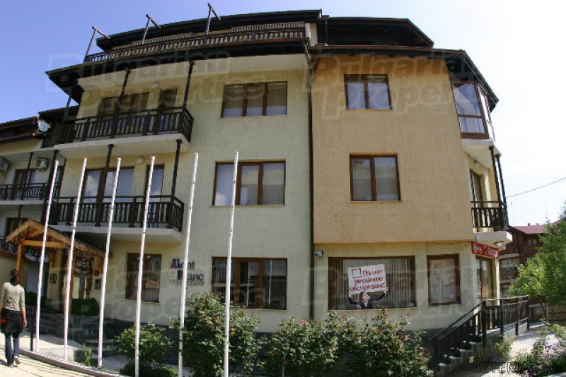 Spacious Two-Bedroom Apartment Near The..