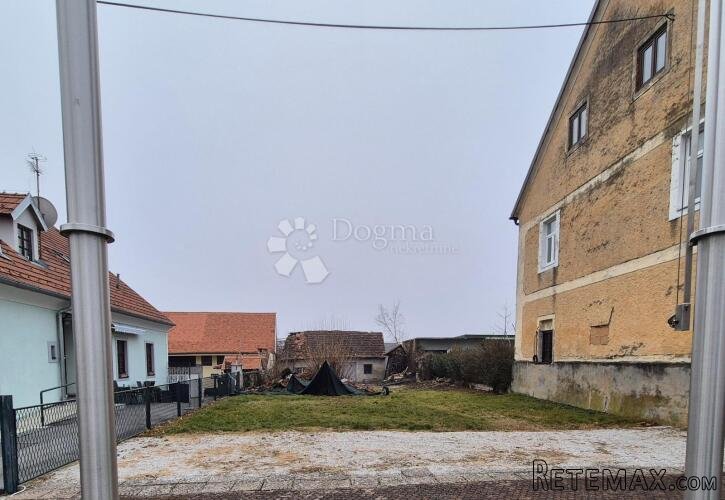 Građevinsko zemljište 698m² u centru Sv. Križ Začretja! - 2