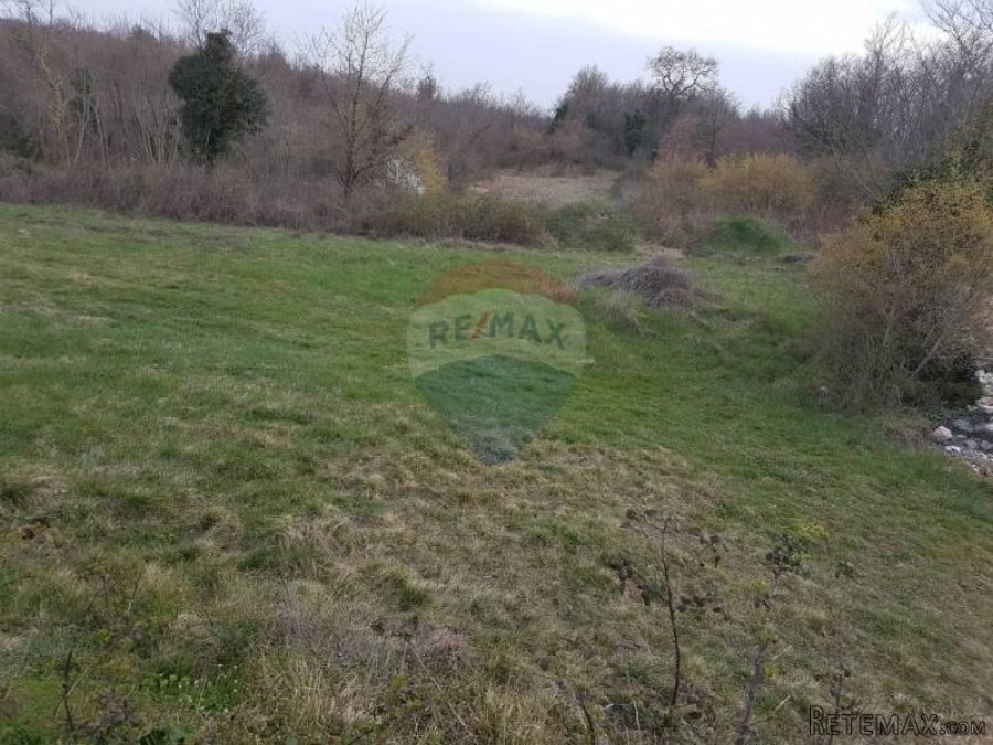 ISTRA, okolica Višnjana, građevinsko zemljište od 2114m2 - 2