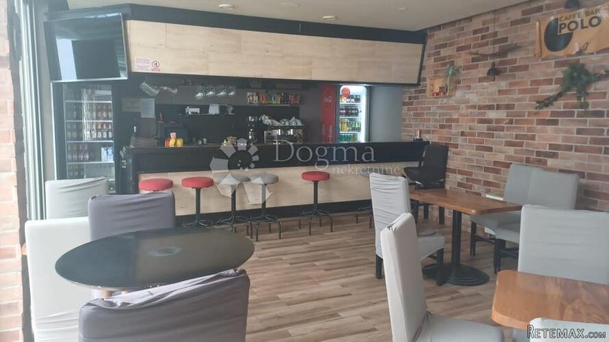 Nova Gradiška pizzeria i caffe bar u radu - 2