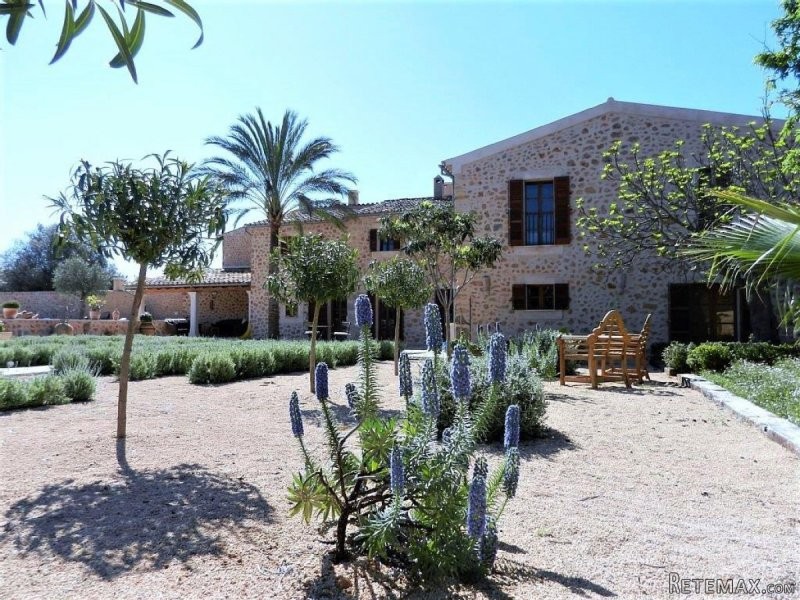 Magnificent country estate in Santa..