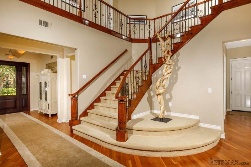719 Lynwood Encinitas, California 92024..