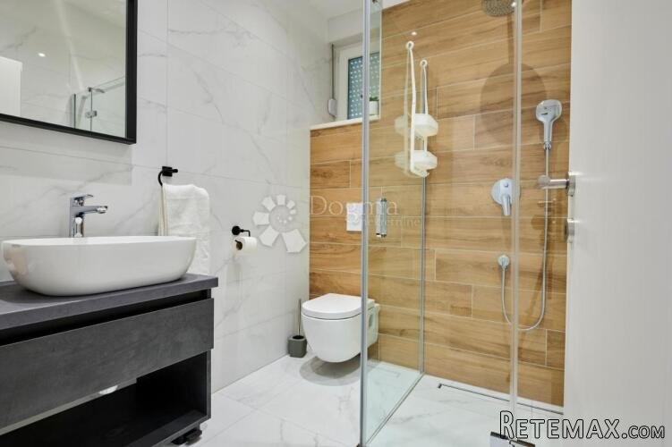KAŠTEL NOVI- LUKSUZNA VILLA S BAZENOM - 10