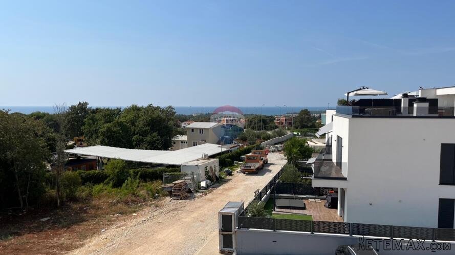 Istra, Poreč - trosoban stan sa pogledom na more