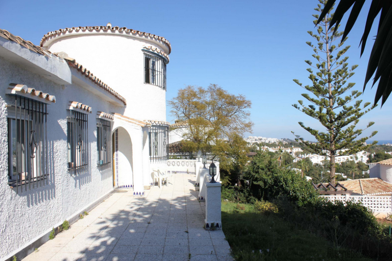 3 bedroom detached house for sale - 2