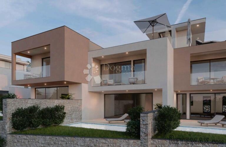 LUKSUZNI STAN S2 S VRTOM I BAZENOM VODICE
