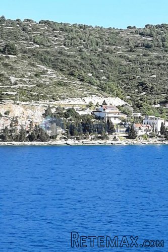 Vis, građevinsko zemljište 297m2, 1. red do mora - 2