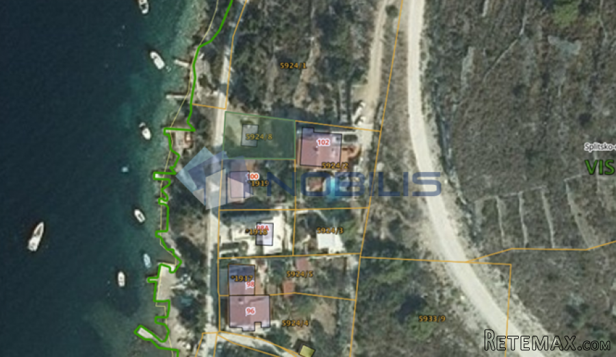 Vis, građevinsko zemljište 297m2, 1. red do mora - 3