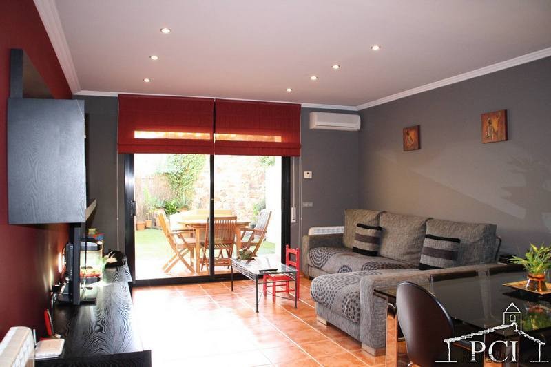 /121 Terraced house in the village of.. - 2