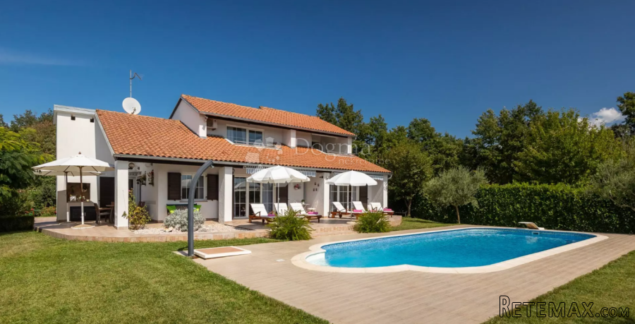 HITNO! SPUŠTENA CIJENA! KUĆA MEDITERANSKOG STILA SA BAZENOM