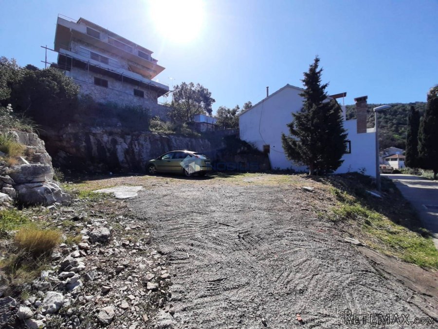 Vis, građevinsko zemljište 297m2, 1. red do mora - 4
