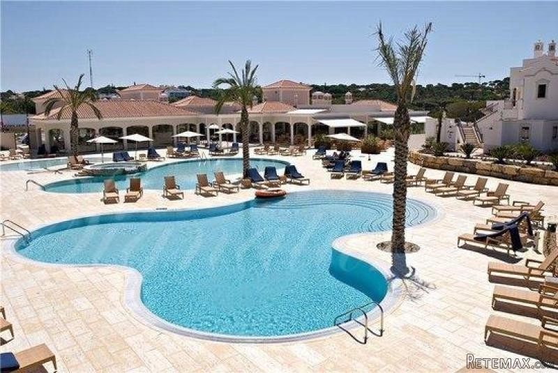 2 bedroom Apartment For Sale: Almancil..