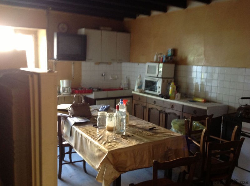 Farmhouse to renovate near Villebois:.. - 2