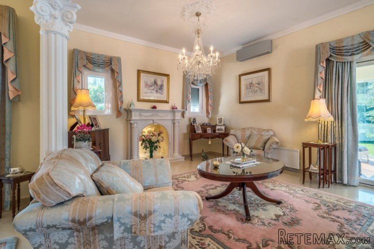 This immaculately maintained property is located within a.. - 6