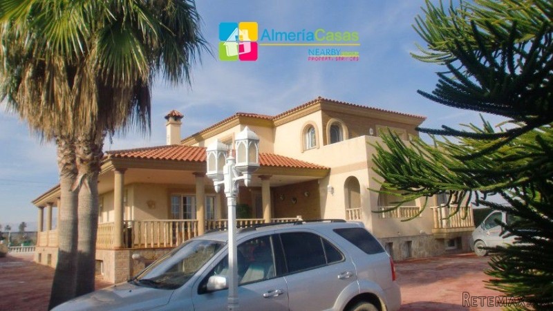 Villa For Sale In Garrucha