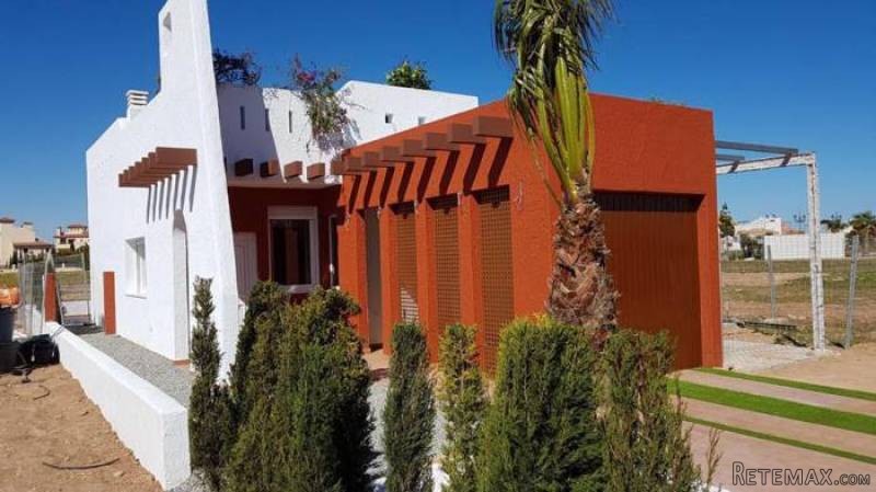 2 Bedroom 1 Bathroom Villa In Los..