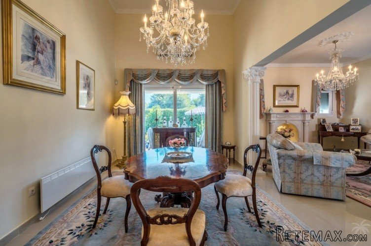 This immaculately maintained property is located within a.. - 7