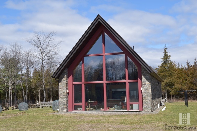 3 bedroom House For Sale: 349 MILLBROOK.. - 2