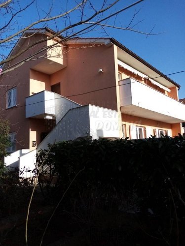 Grad Krk-apartmanska kuća za investiciju!