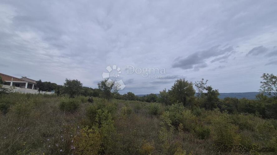 Građevinsko zemljište površine2878 m2 u Raklju - 2
