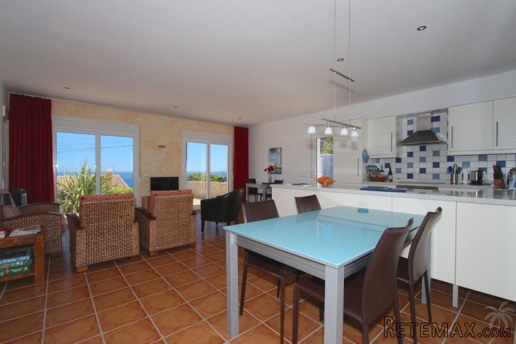 Modern villa with open sea view built in 2008. Covered.. - 3
