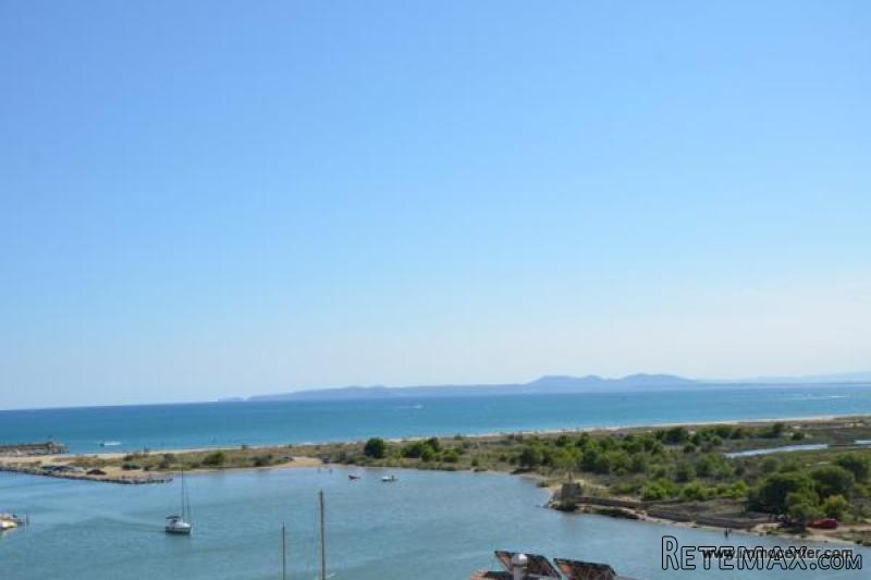 ROSES SANTA MARGARIDA: Penthouse with..