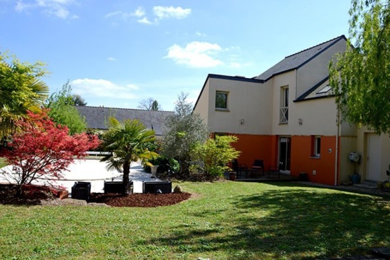 4 Bedroom Detached House For Sale - 2
