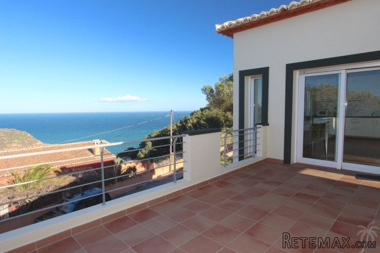 Modern villa with open sea view built in 2008. Covered.. - 5