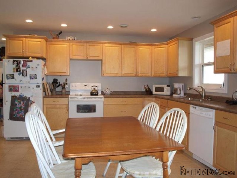 3 bedroom House For Sale: 116 Shepherds.. - 2
