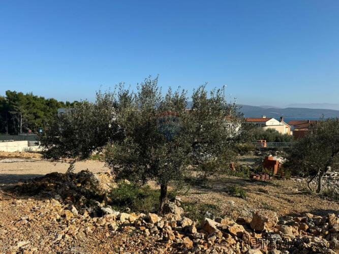 OTOK KRK-GRAD KRK,građevinska parcela na prodaju