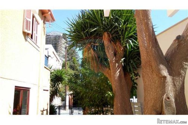 House with Commercial Space - For Sale.. - 2