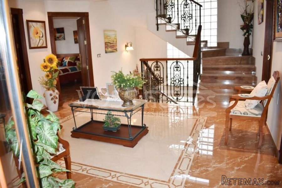 A real millionaire's villa in the sought after area of.. - 12