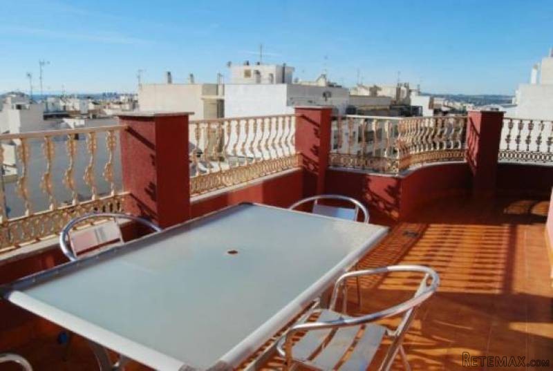 3 Bedroom 2 Bathroom Penthouse In.. - 2