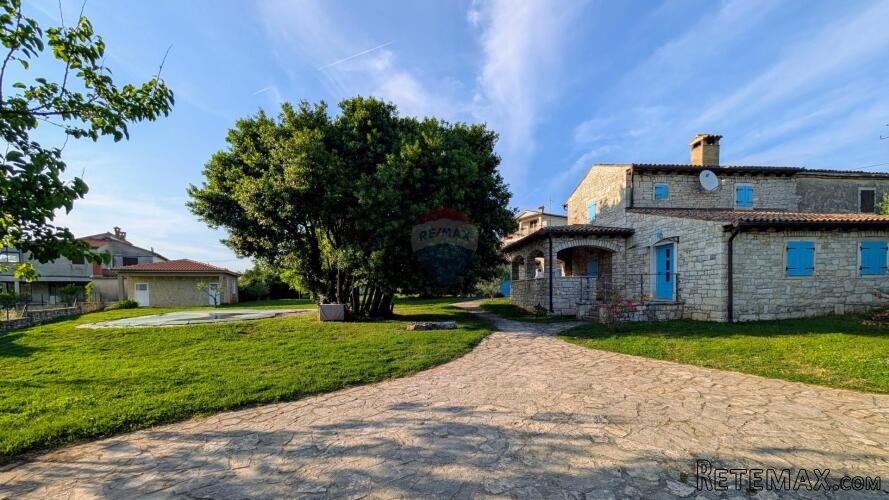 Istra - Kanfanar - kamena vila s bazenom i depandansom, mir