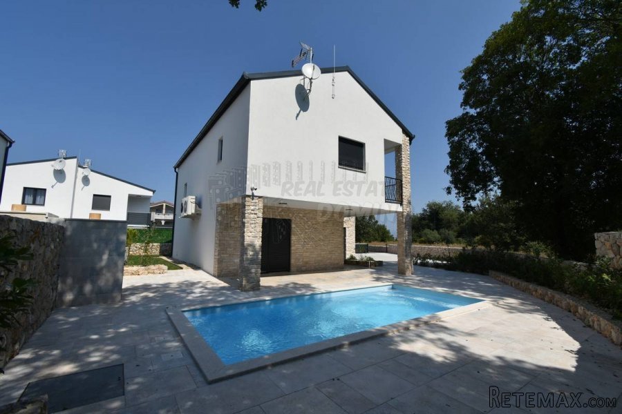 Prekrasna nova kuća-okolica Malinske