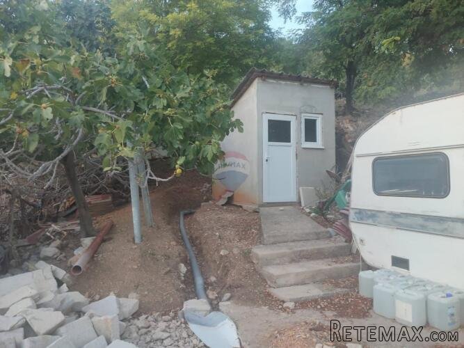 Baška - polj. zemljište 206m2, spremište, pogled