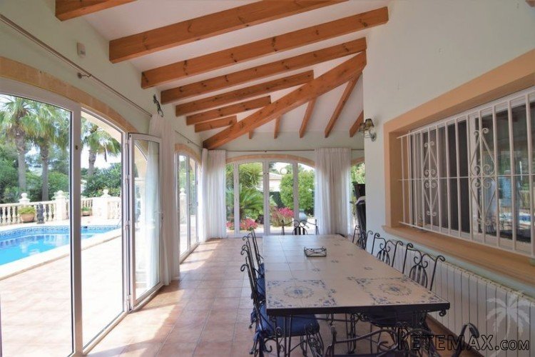 South facing villa on one floor, built in 2000 and is.. - 4