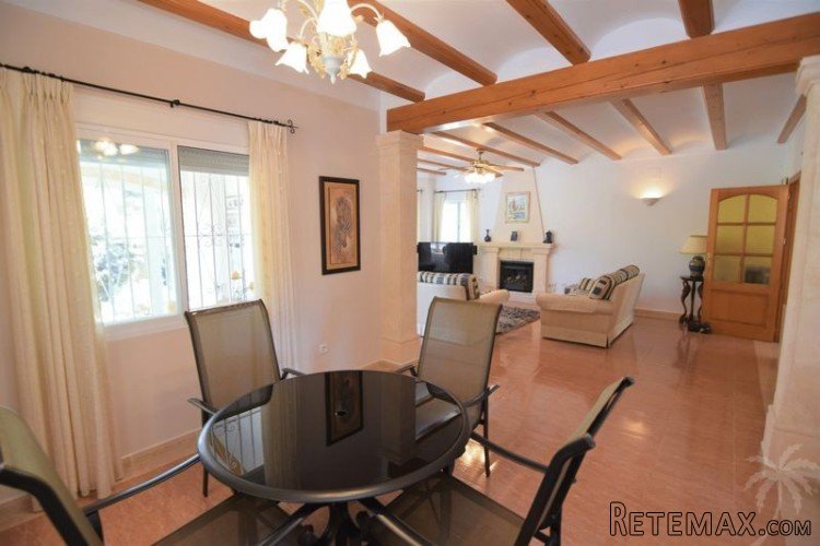 South facing villa on one floor, built in 2000 and is.. - 6