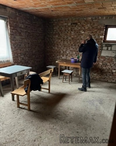 Seosko imanje kod Požege sa izvorom - 18