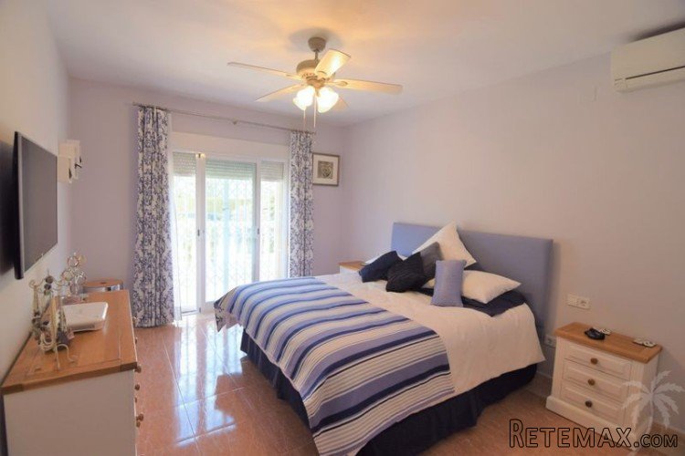 South facing villa on one floor, built in 2000 and is.. - 8