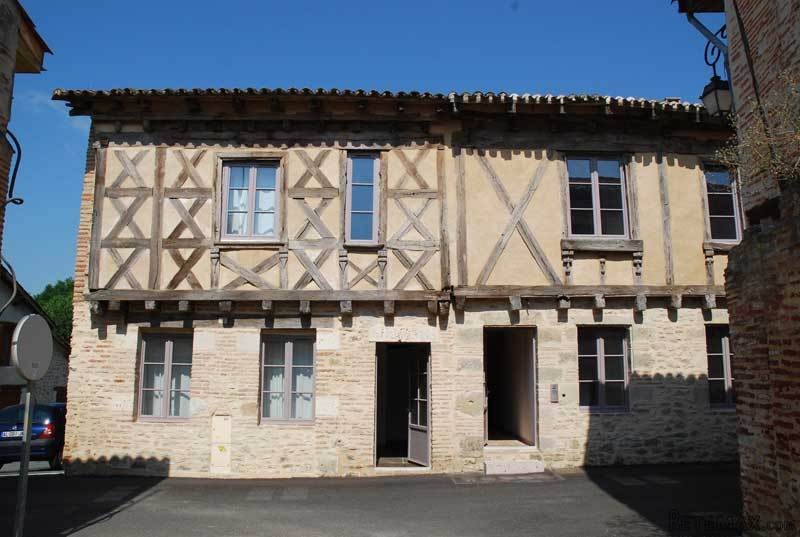 2 Bed Apartment In Lovely Old House..