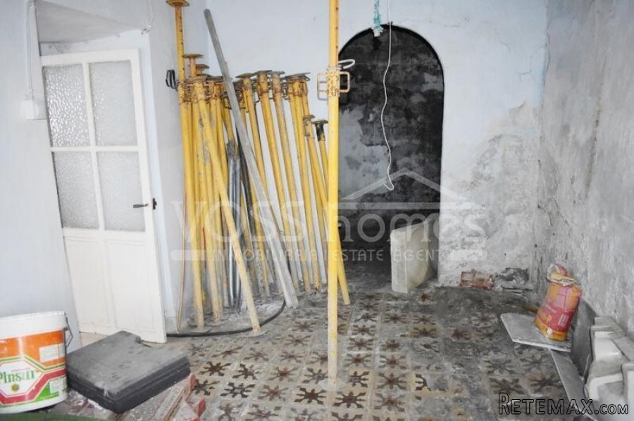 A huge village property to renovate currently with 3.. - 19