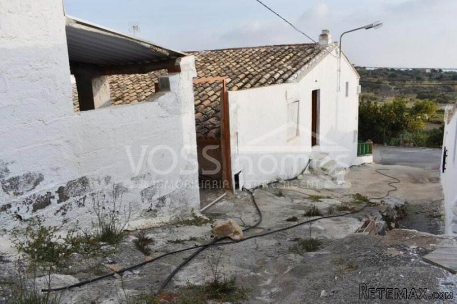 A huge village property to renovate currently with 3.. - 20