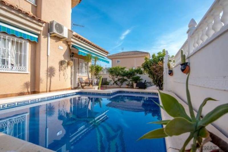 3 Bedroom 2 Bathroom Villa In Punta.. - 2