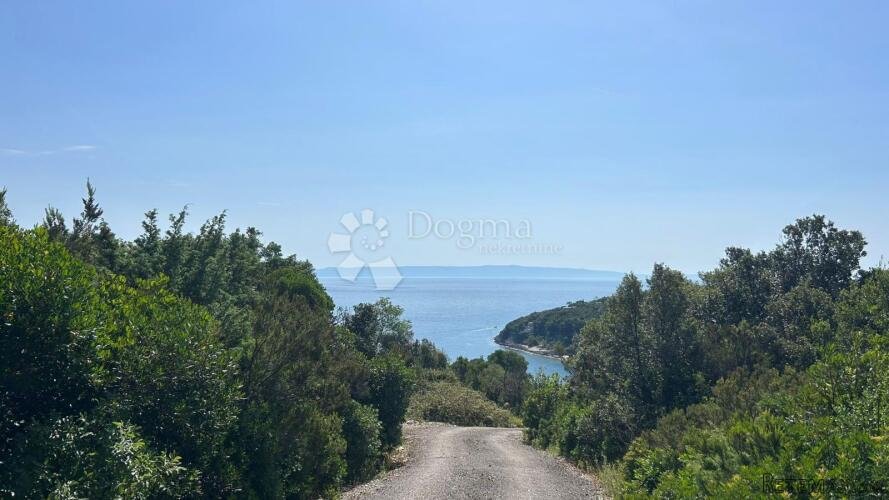 ATRAKTIVNO ZEMLJIŠTE - 150 M OD MORA DUGA UVALA - 2