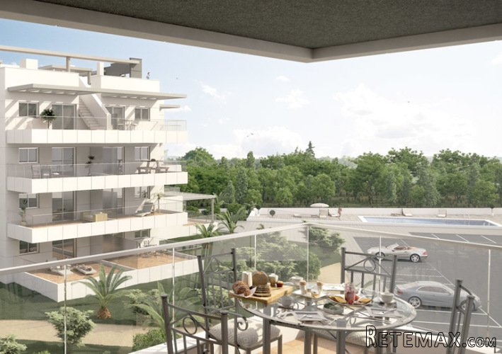 South west facing second floor apartment with 2 bedrooms.. - 2