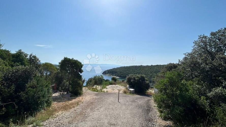 ATRAKTIVNO ZEMLJIŠTE - 150 M OD MORA DUGA UVALA - 3