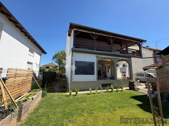Kuća 648 m² s podrumom i potencijalom za 2 stana - 3